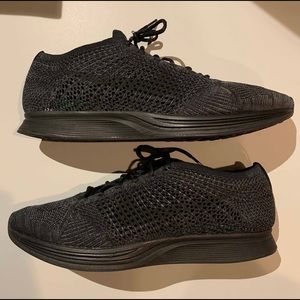 Nike flyknit racer triple black us 13 526628-009